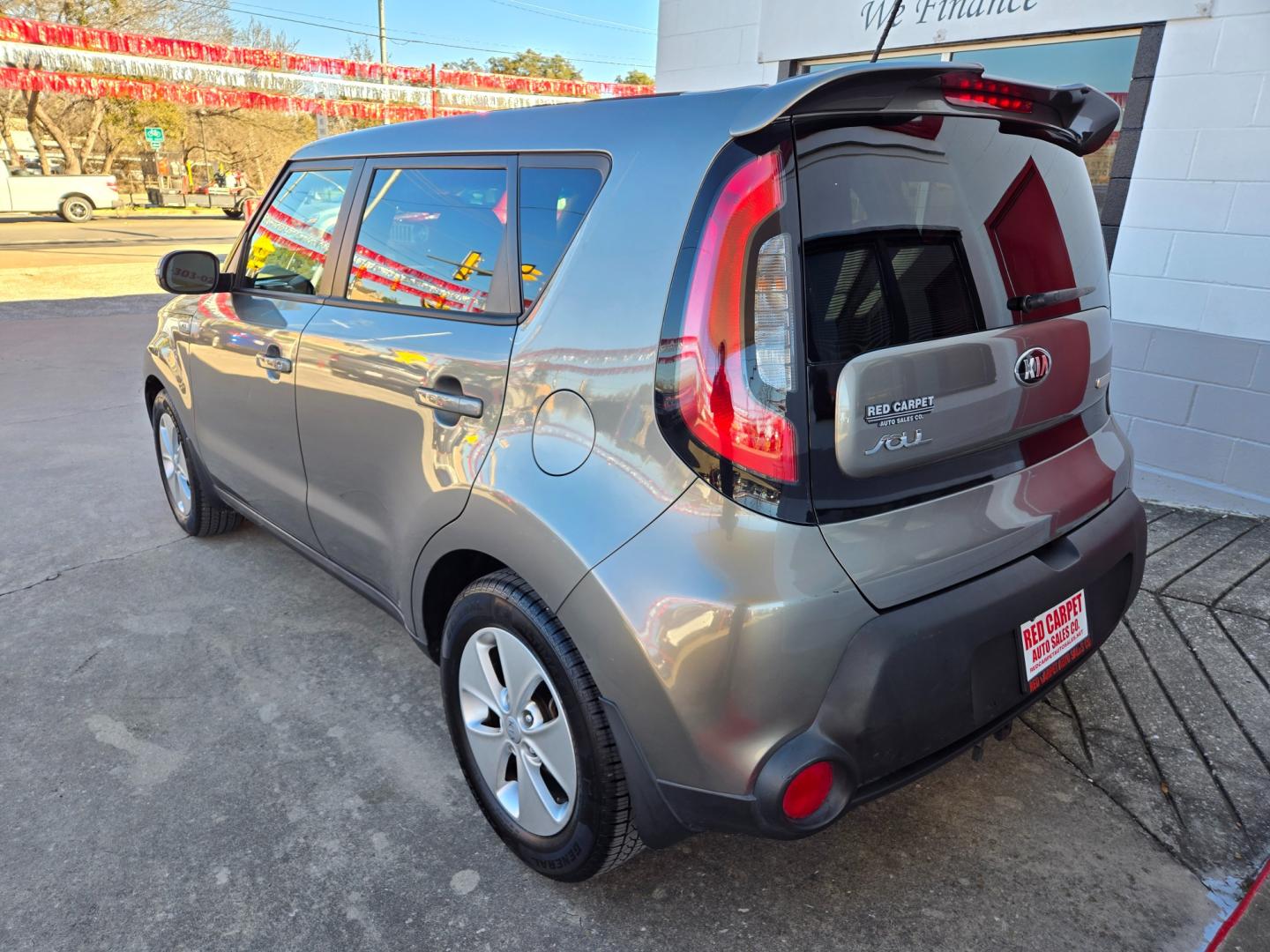 2014 GRAY /BLACK Kia Soul (KNDJP3A57E7) with an 2.0L I4 F DOHC 16V engine, Automatic transmission, located at 503 West Court, Seguin, TX, 78155, (830) 379-3373, 29.568621, -97.969803 - Photo#3